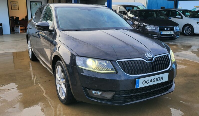 SKODA OCTAVIA 2.0 TDI 140 CV ELEGANCE DSG lleno