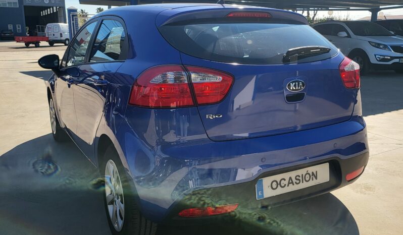 KIA RIO 1.2 i ATTRACT lleno