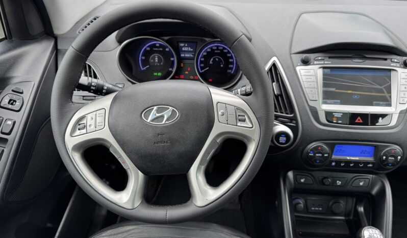 HYUNDAI ix35 2.0 CRDi 136cv Tecno Sky Nav 4×4 lleno