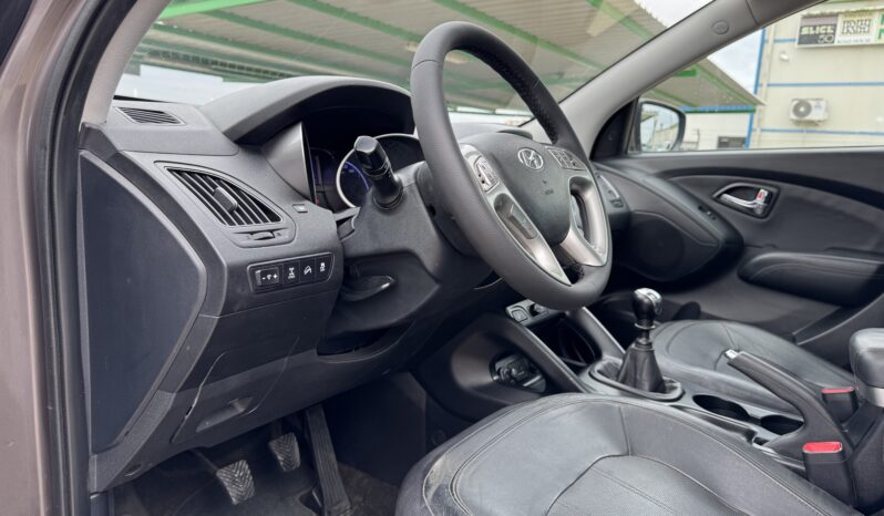 HYUNDAI ix35 2.0 CRDi 136cv Tecno Sky Nav 4×4 lleno