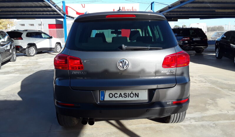 Volkswagen TIGUAN 2.0 TDI SPORTY  STYLE BUEMOTION TECH lleno