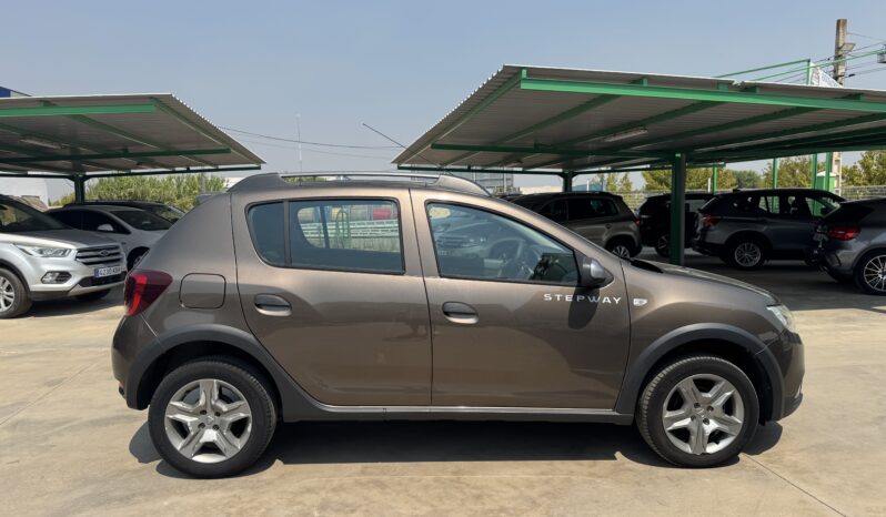 DACIA SANDERO STEPWAY 90 CV 1.5 DCI. lleno