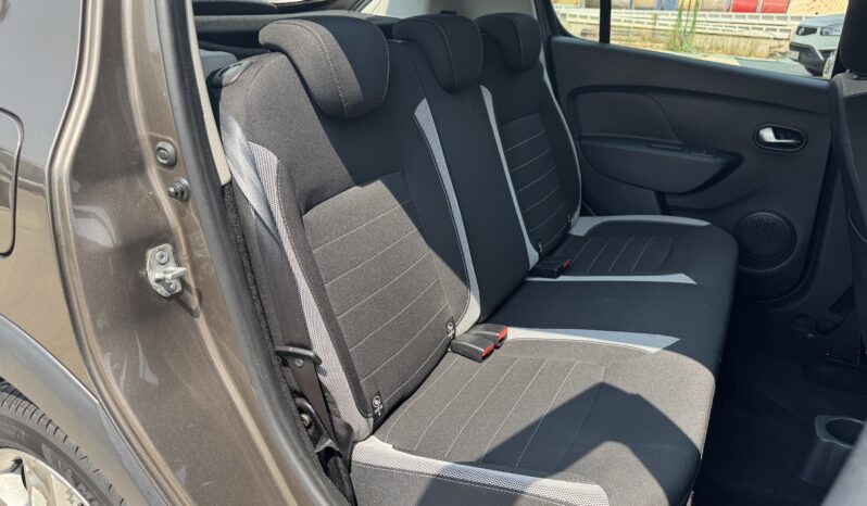 DACIA SANDERO STEPWAY 90 CV 1.5 DCI. lleno