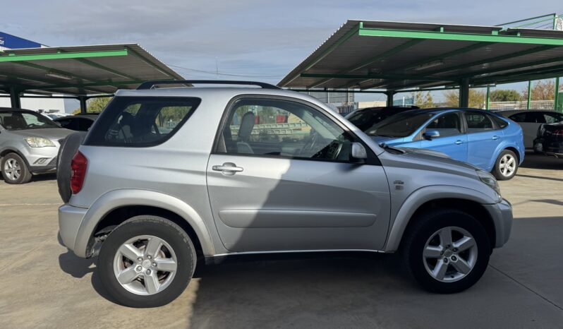 TOYOTA R4 LUNA 2.0 D4D 4X4 3P lleno
