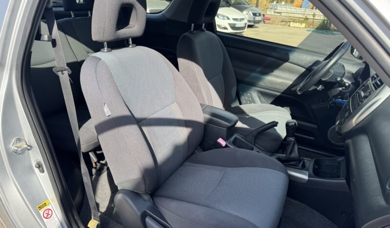 TOYOTA R4 LUNA 2.0 D4D 4X4 3P lleno