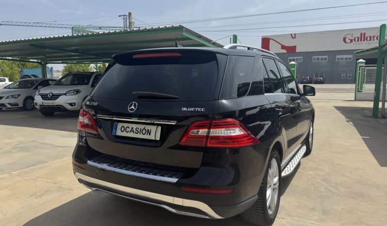 MERCEDES-BENZ Clase M ML 250 BlueTEC 4MATIC lleno