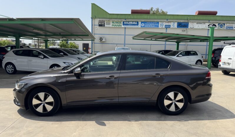 VOLKSWAGEN Passat Advance 1.6 TDI BMT lleno