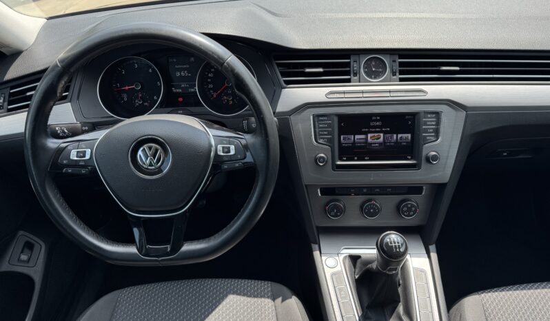 VOLKSWAGEN Passat Advance 1.6 TDI BMT lleno