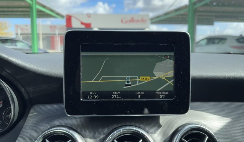 MERCEDES-BENZ CLA200D 7G lleno