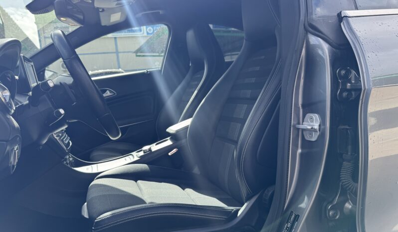 MERCEDES-BENZ CLA200D 7G lleno