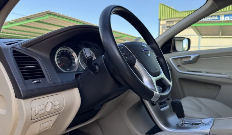 VOLVO XC60 2.4 D3 AWD Summum Auto lleno
