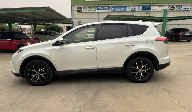 TOYOTA Rav4 2WD 150cv AVANCE lleno