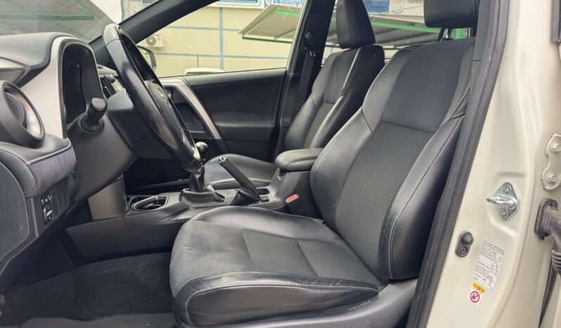TOYOTA Rav4 2WD 150cv AVANCE lleno