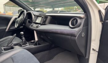 TOYOTA Rav4 2WD 150cv AVANCE lleno