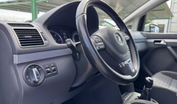 VOLKSWAGEN Touran Advance 1.6 TDI lleno